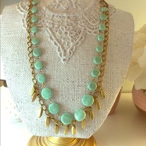 Double necklace gold mat and mint stone